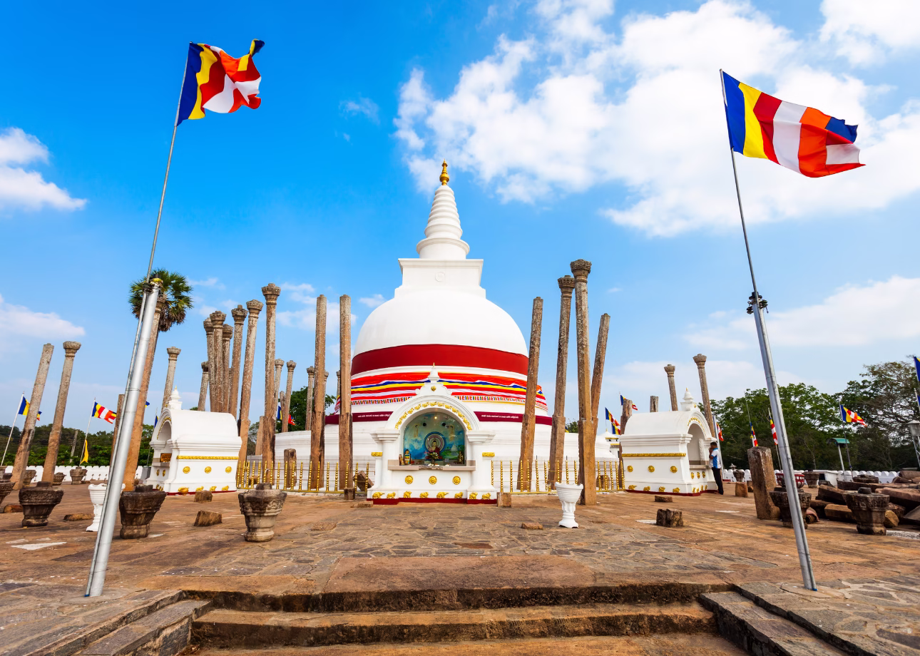 8 PLACES TO VISIT IN ANURADHAPURA